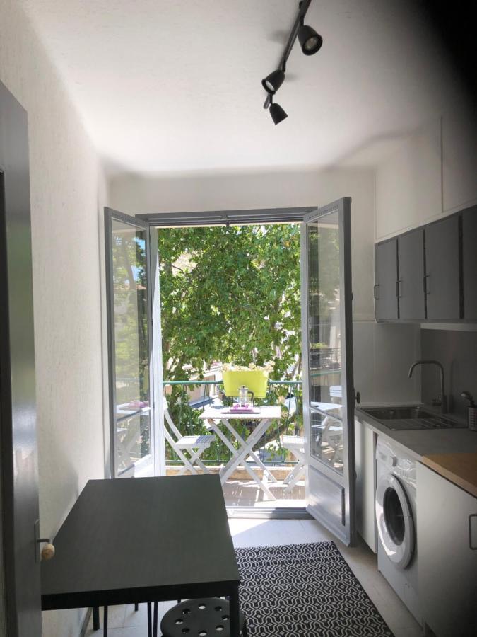 Appartement De Charme Avignon Centre Historique Terrasse Et Balcon Place Pie Exterior foto